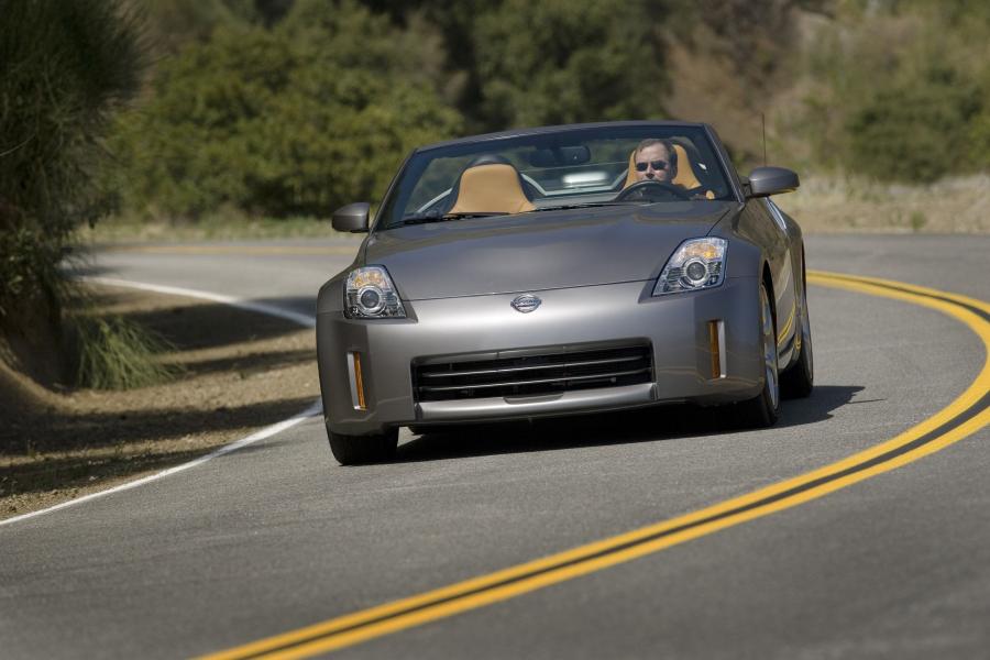  Nissan 350Z Roadster 2005 года  (фото 22 из 25)